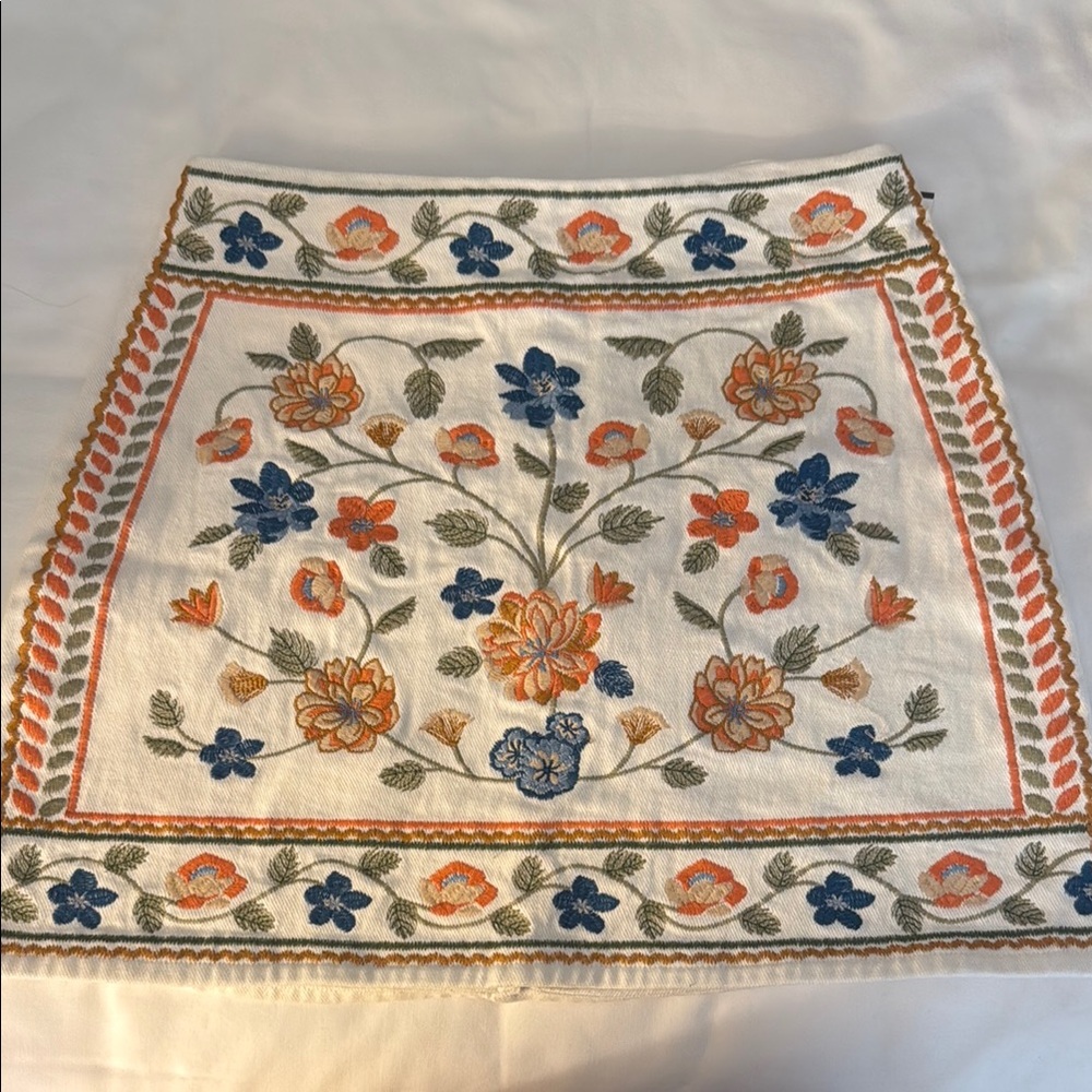 Mi Ami White Denim Floral Embroidered Skirt